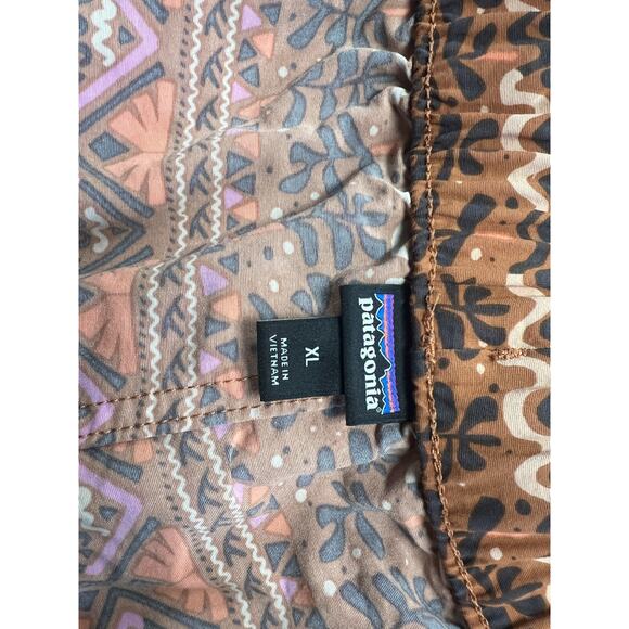 Patagonia Women's Barely Baggies, Mangrove Tiki: Henna Brown - 2.5” Inseam XL - Picture 11 of 14